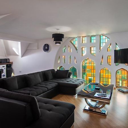 Stunning Church Conversion Close To The Tower Blackpool Exterior photo