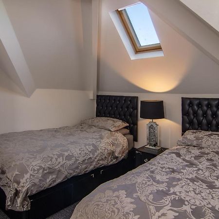 Stunning Church Conversion Close To The Tower Blackpool Exterior photo
