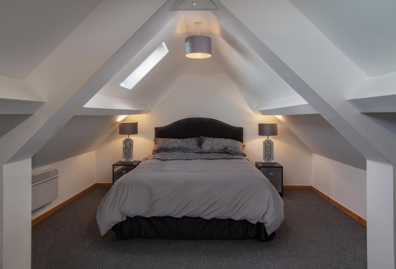 Stunning Church Conversion Close To The Tower Blackpool Exterior photo
