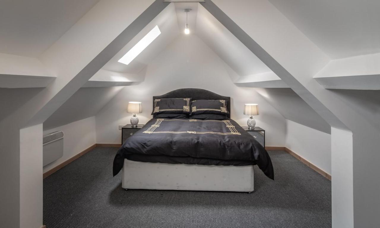 Stunning Church Conversion Close To The Tower Blackpool Exterior photo