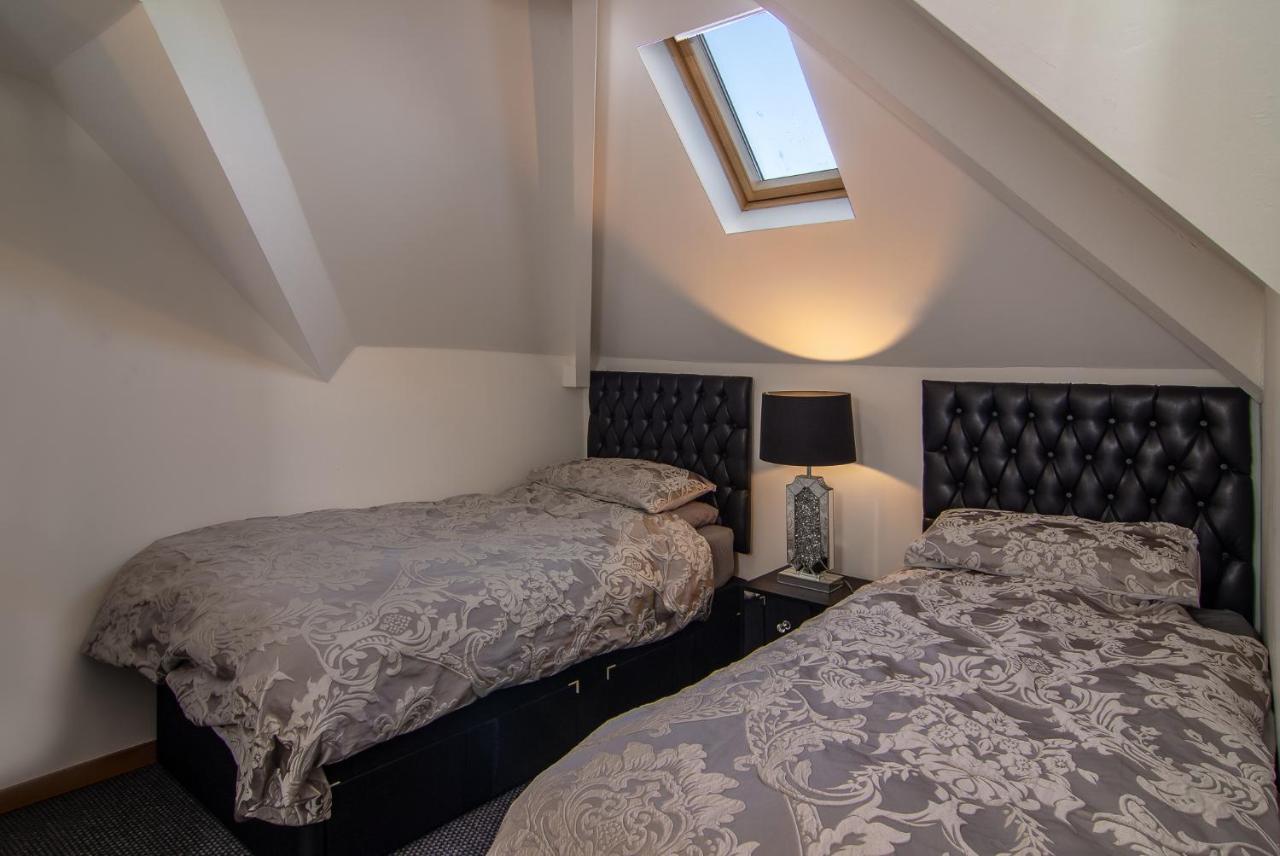 Stunning Church Conversion Close To The Tower Blackpool Exterior photo